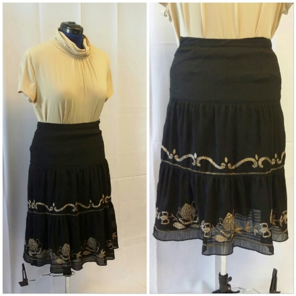 ANN TAYLOR LOFT, 3 Tiered, Crinkled Skirt, 34" - Picture 6 of 8